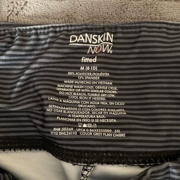 ✨3 for $25✨ Danskin Now crop leggings - Picture 2 of 11